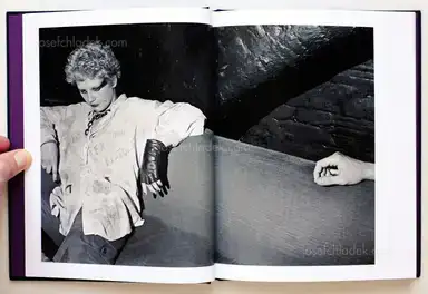 Sample page 11 for book "Knorr, Karen & Richon, Olivier – Karen Knorr & Olivier Richon - PUNKS" Sample page 11 for book "Knorr, Karen & Richon, Olivier – Karen Knorr & Olivier Richon - PUNKS"