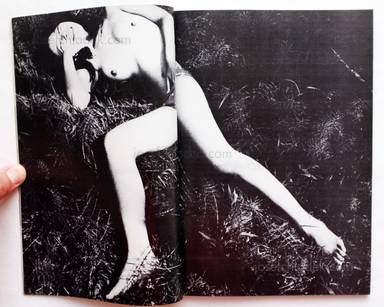 Sample page 3 for book  Nobuyoshi Araki – Five Girls (荒木経惟 ファイブ　ガールズ)