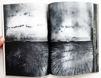 Sample page 4 for book "Nakahira, Takuma – Takuma Nakahira - For a Language to Come (Kitarubeki kotoba no tame ni 中平卓馬 来たるべき言葉のために)" Sample page 4 for book "Nakahira, Takuma – Takuma Nakahira - For a Language to Come (Kitarubeki kotoba no tame ni 中平卓馬 来たるべき言葉のために)"