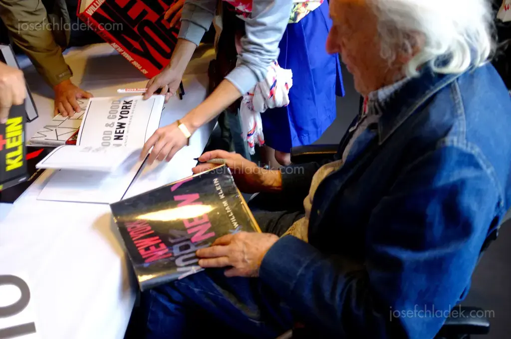 William Klein, New York, signing