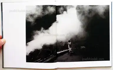 Sample page 12 for book "Murakami, Masakazu – Masakazu Murakami - Kumogakure Onsen: Reclusive Travels (村上仁一 写真集 雲隠れ温泉行)" Sample page 12 for book "Murakami, Masakazu – Masakazu Murakami - Kumogakure Onsen: Reclusive Travels (村上仁一 写真集 雲隠れ温泉行)"