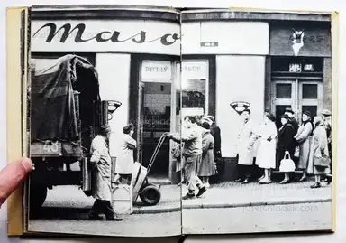 Sample page 7 for book "Hrabal, Bohumil / Miroslav Peterka – Miroslav Peterka & Bohumil Hrabal - Toto město je ve společné péči obyvatel" Sample page 7 for book "Hrabal, Bohumil / Miroslav Peterka – Miroslav Peterka & Bohumil Hrabal - Toto město je ve společné péči obyvatel"