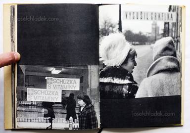 Sample page 4 for book "Hrabal, Bohumil / Miroslav Peterka – Miroslav Peterka & Bohumil Hrabal - Toto město je ve společné péči obyvatel" Sample page 4 for book "Hrabal, Bohumil / Miroslav Peterka – Miroslav Peterka & Bohumil Hrabal - Toto město je ve společné péči obyvatel"
