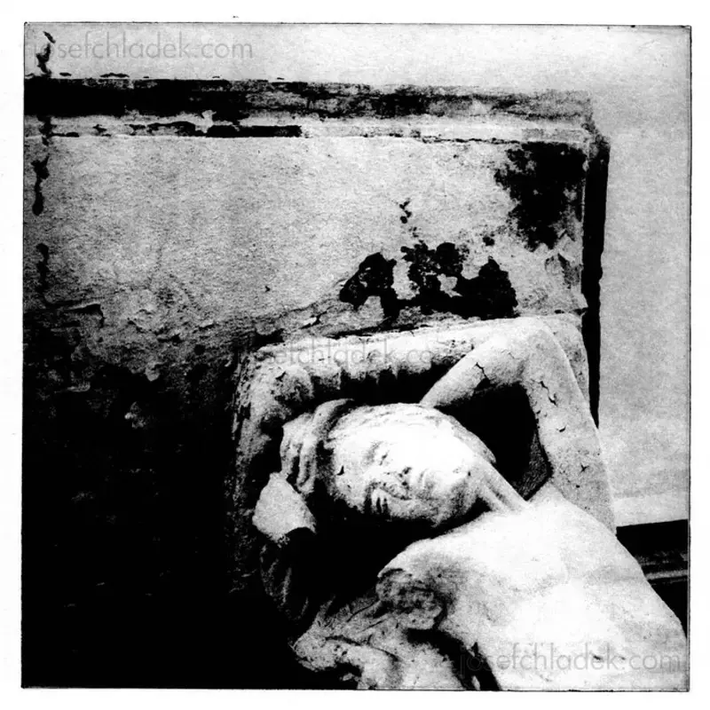 David Mondedeu - Variations on a Song - Spread 26