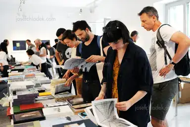 Sample page 8 for book "ViennaPhotoBookFestival 2016 (photo: Corina Lueger/OstLicht)" Sample page 8 for book "ViennaPhotoBookFestival 2016 (photo: Corina Lueger/OstLicht)"