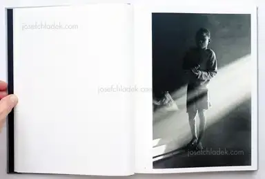 Sample page 18 for book "Duley, Giles – Giles Duley - One Second of Light" Sample page 18 for book "Duley, Giles – Giles Duley - One Second of Light"