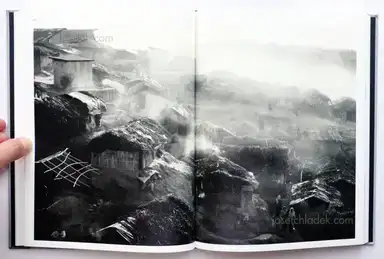 Sample page 14 for book "Duley, Giles – Giles Duley - One Second of Light" Sample page 14 for book "Duley, Giles – Giles Duley - One Second of Light"