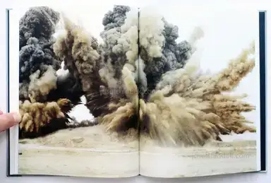 Sample page 11 for book "Duley, Giles – Giles Duley - One Second of Light" Sample page 11 for book "Duley, Giles – Giles Duley - One Second of Light"