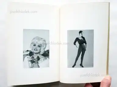 Sample page 2 for book "Feldmann, Hans-Peter – Hans-Peter Feldmann - Bilder / Pictures. Kunstraum München, 4.3.-31.2.1975." Sample page 2 for book "Feldmann, Hans-Peter – Hans-Peter Feldmann - Bilder / Pictures. Kunstraum München, 4.3.-31.2.1975."