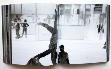 Sample page 7 for book "Mosse, Richard – Richard Mosse - Incoming" Sample page 7 for book "Mosse, Richard – Richard Mosse - Incoming"