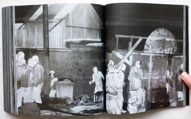 Sample page 3 for book "Mosse, Richard – Richard Mosse - Incoming" Sample page 3 for book "Mosse, Richard – Richard Mosse - Incoming"