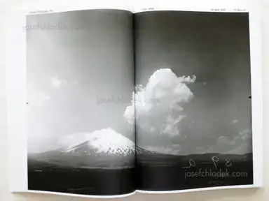 Sample page 13 for book "Völter, Helmut – Helmut Völter - The Movement of Clouds around Mount Fuji - Photographed and Filmed by Masanao Abe" Sample page 13 for book "Völter, Helmut – Helmut Völter - The Movement of Clouds around Mount Fuji - Photographed and Filmed by Masanao Abe"