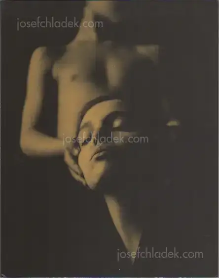 Cover of Nuno Moreira - She Looks into Me