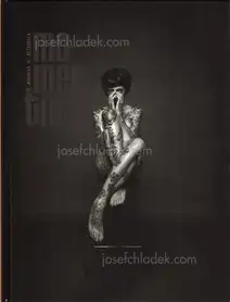 Andreas H. Bitesnich - Momentum